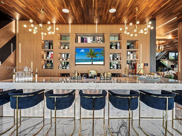 733 Middle River Dr, Fort Lauderdale FL 33304