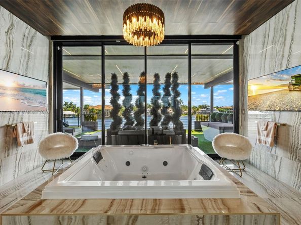 733 Middle River Dr, Fort Lauderdale FL 33304