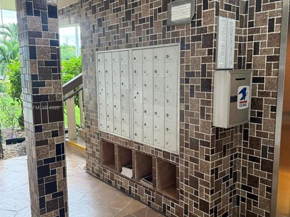 2027 Farnham O 2027, Deerfield Beach FL 33442