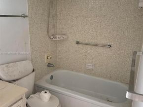 2027 Farnham O 2027, Deerfield Beach FL 33442