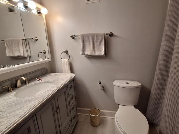 601 Three Islands Blvd 404, Hallandale Beach FL 33009