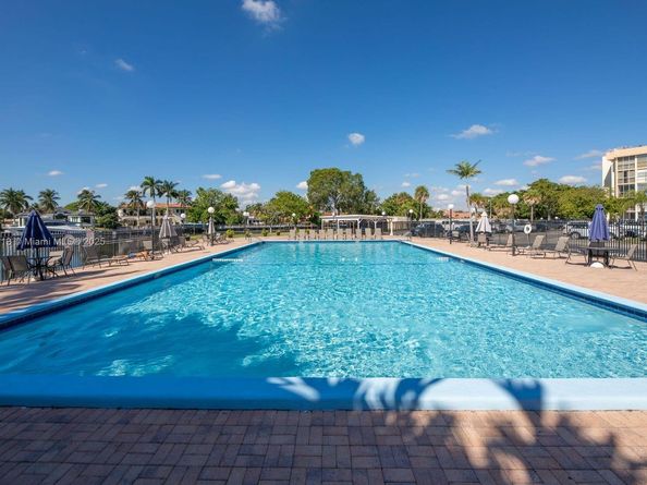 601 Three Islands Blvd 404, Hallandale Beach FL 33009