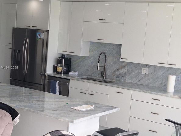 601 Three Islands Blvd 404, Hallandale Beach FL 33009