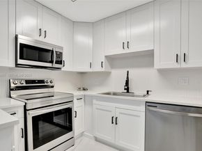 1220 NE 8th St, Pompano Beach FL 33060