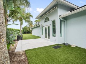 8179 Lakeview Dr, West Palm Beach FL 33412