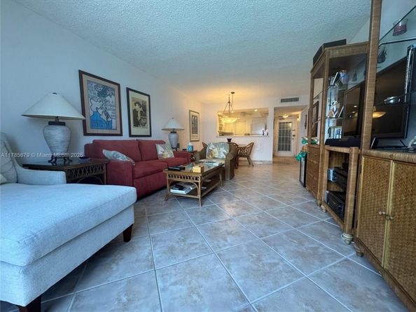 400 N Surf Rd RGB, Hollywood FL 33019