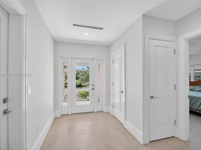 1017 S Palmway, Lake Worth FL 33460