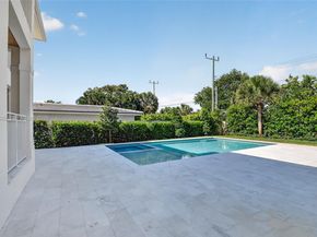 1017 S Palmway, Lake Worth FL 33460
