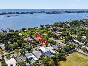 1017 S Palmway, Lake Worth FL 33460