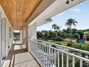 1017 S Palmway, Lake Worth FL 33460