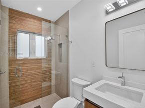 1017 S Palmway, Lake Worth FL 33460