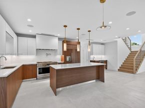 1017 S Palmway, Lake Worth FL 33460