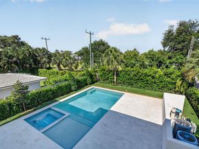 1017 S Palmway, Lake Worth FL 33460