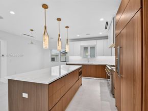 1017 S Palmway, Lake Worth FL 33460