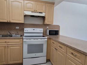 8990 SW 24th St 33, Miami FL 33165