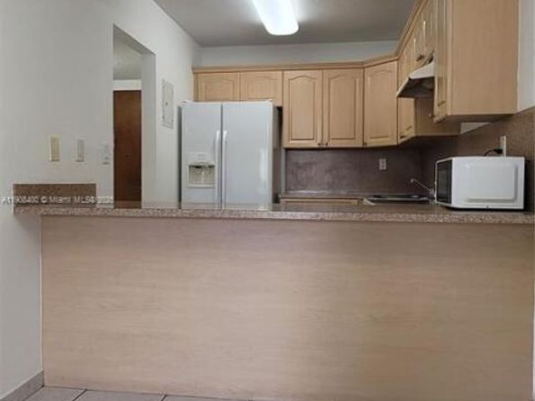 8990 SW 24th St 33, Miami FL 33165