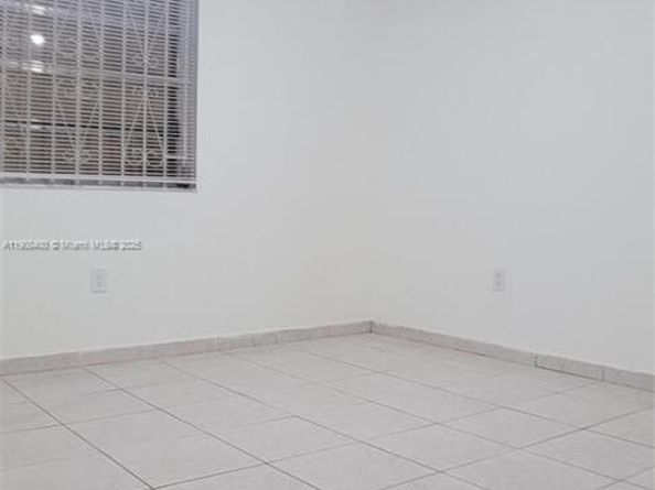 8990 SW 24th St 33, Miami FL 33165