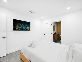 112 NW 53rd St, Miami FL 33127