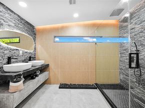 112 NW 53rd St, Miami FL 33127