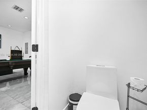 112 NW 53rd St, Miami FL 33127