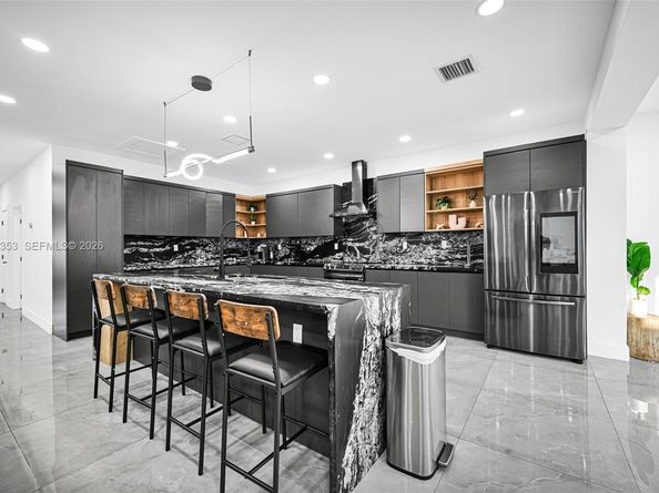 112 NW 53rd St, Miami FL 33127