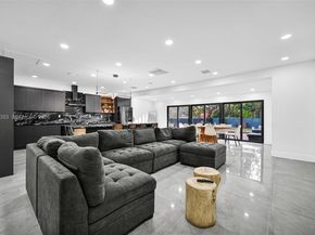 112 NW 53rd St, Miami FL 33127