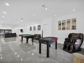 112 NW 53rd St, Miami FL 33127