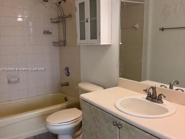 7130 NW 177th St 1038, Hialeah FL 33015