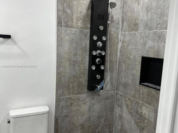 2330 W 6th Ct, Hialeah FL 33010