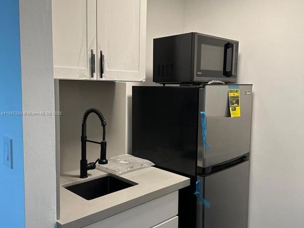 2330 W 6th Ct, Hialeah FL 33010