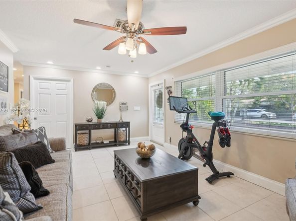 11573 NW 39th Pl, Coral Springs FL 33065