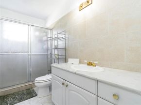6530 Tyler St, Hollywood FL 33024
