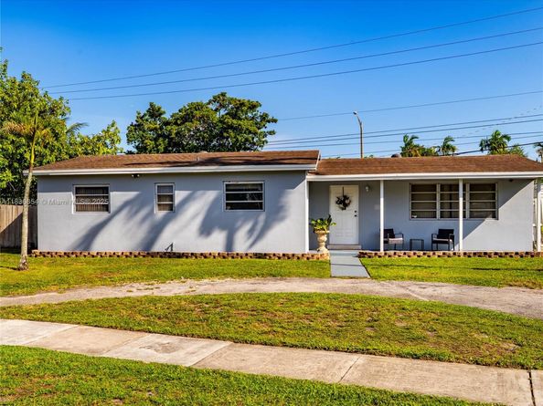 6530 Tyler St, Hollywood FL 33024