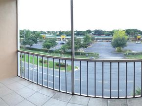 1000 Country Club Dr 404, Margate FL 33063