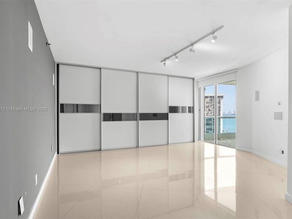 2127 Brickell Ave 1701, Miami FL 33129