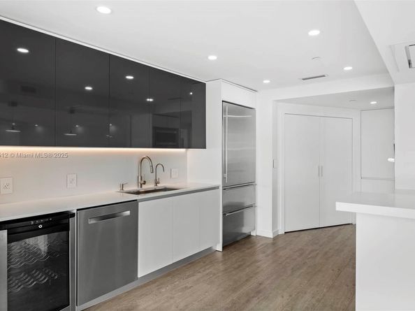 2127 Brickell Ave 1701, Miami FL 33129
