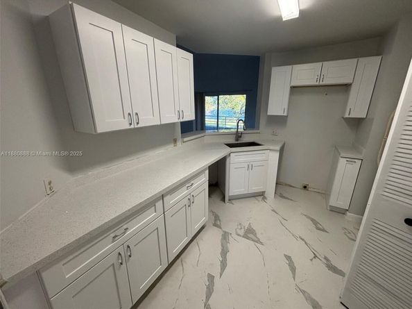 3417 NW 44th St 206, Oakland Park FL 33309