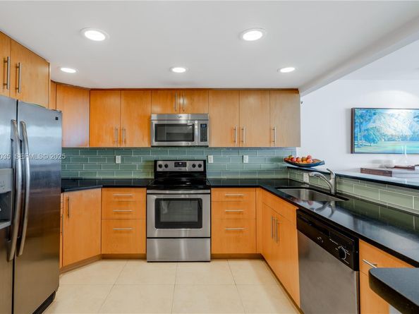 1925 Brickell Ave D2006, Miami FL 33129