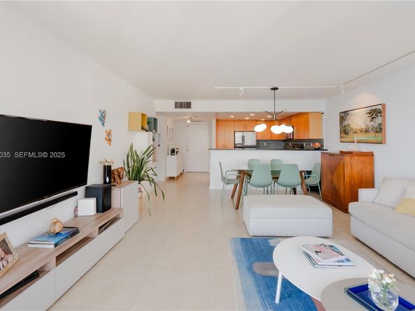 1925 Brickell Ave D2006, Miami FL 33129