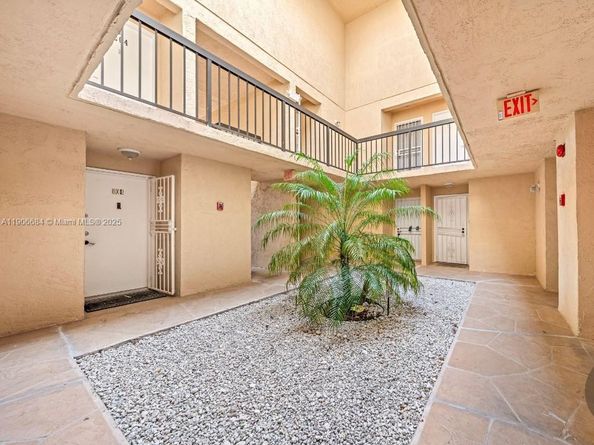 680 W Park Dr 3106, Miami FL 33172