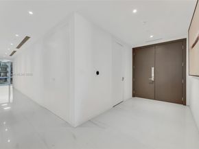 300 Biscayne Boulevard Way 4104C, Miami FL 33131