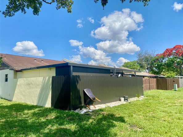5017 SW 139th Pl, Miami FL 33175