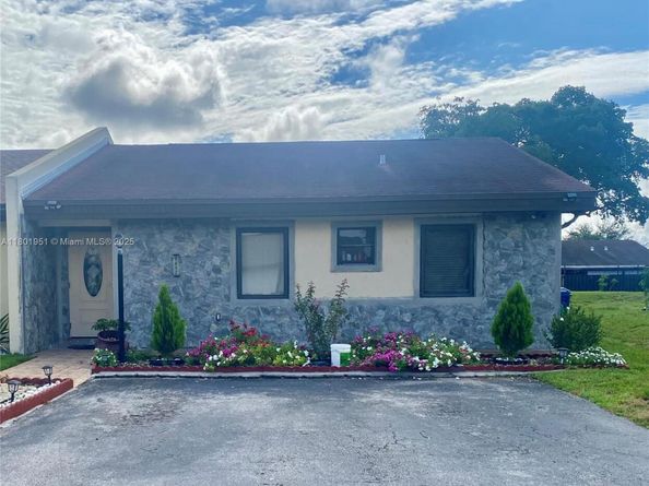 5017 SW 139th Pl, Miami FL 33175