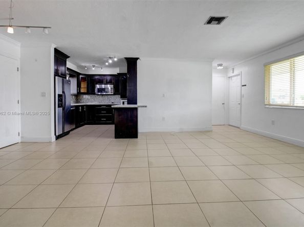 1160 NW 79th Ter, Pembroke Pines FL 33024