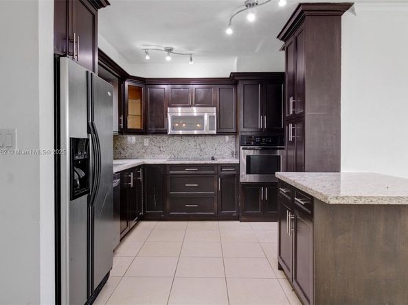 1160 NW 79th Ter, Pembroke Pines FL 33024