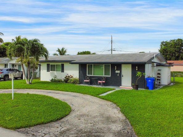 1160 NW 79th Ter, Pembroke Pines FL 33024