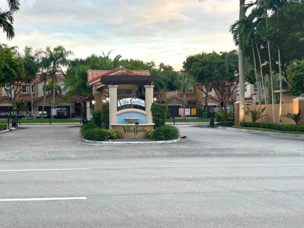 8922 SW 108th Pl, Miami FL 33176