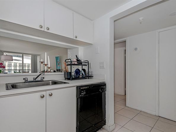 555 NE 15th St 32E, Miami FL 33132