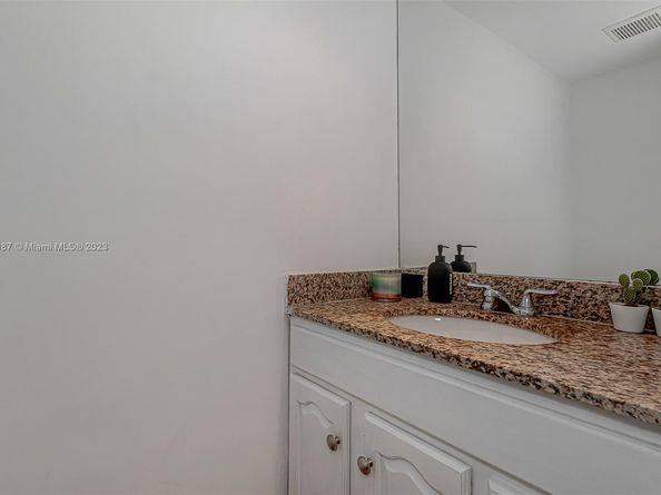555 NE 15th St 32E, Miami FL 33132