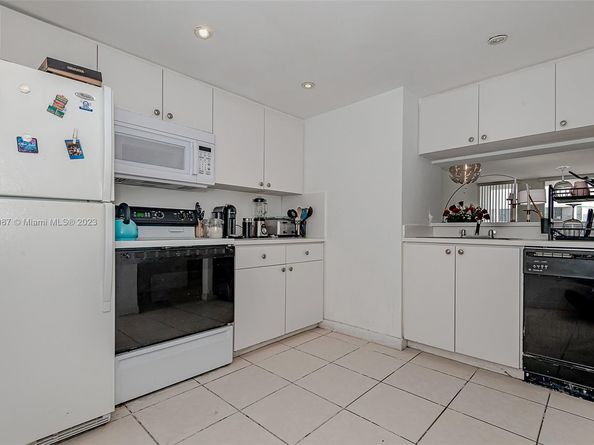 555 NE 15th St 32E, Miami FL 33132